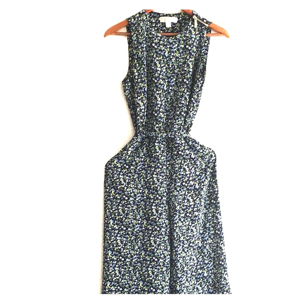Sleeveless Floral Jumpsuit with Pockets!